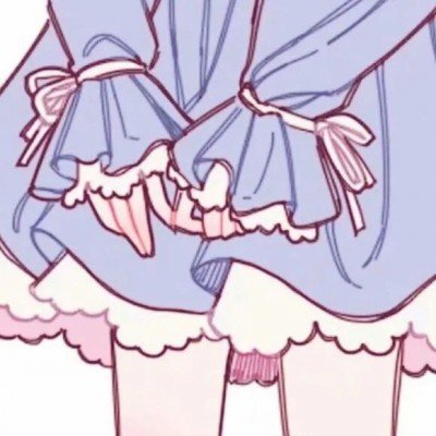 印度男子头插砍刀淡定玩手机